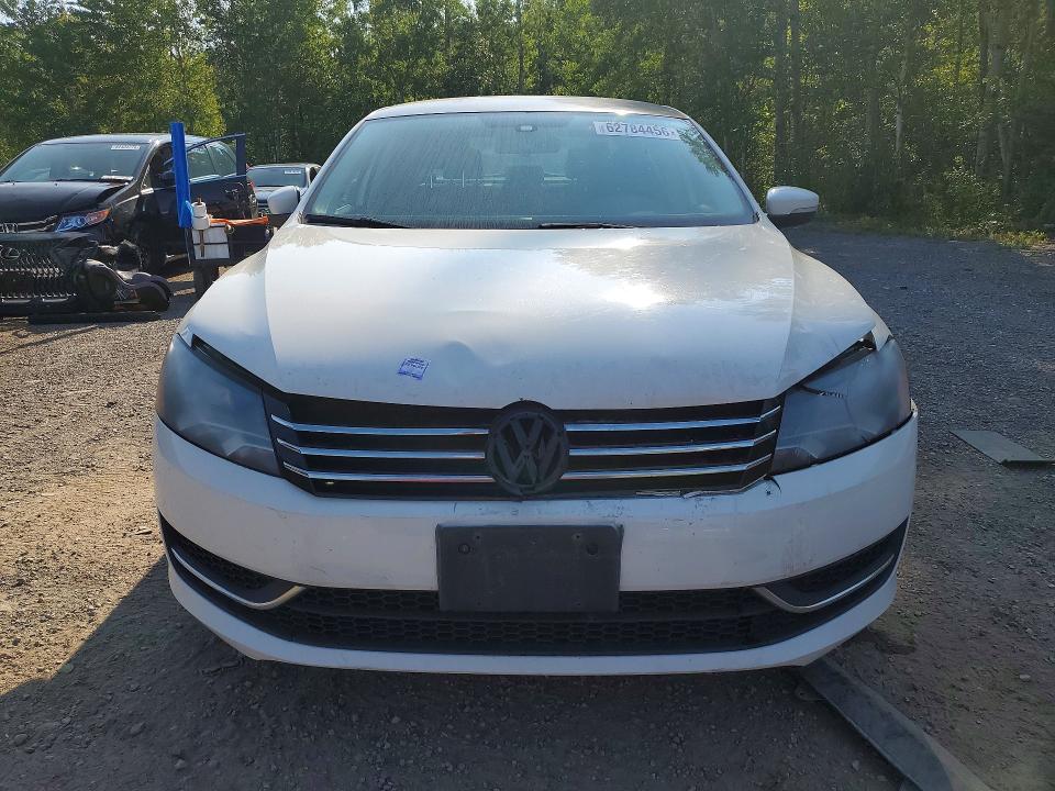 Photo 5 from auction – 2015 VOLKSWAGEN PASSAT with VIN 1VWAS7A37FC113142