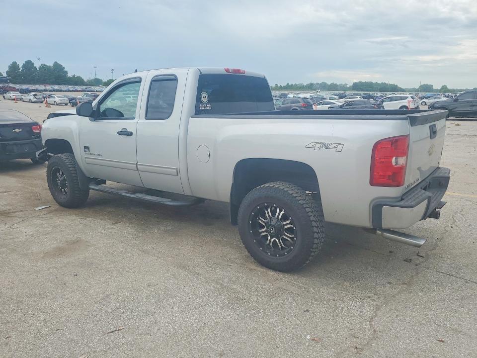 Photo 2 from auction – 2013 CHEVROLET SILVERADO with VIN 1GCRKSE71DZ328225