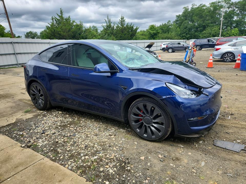Photo 4 from auction – 2022 TESLA MODEL Y with VIN 7SAYGDEF3NF530378
