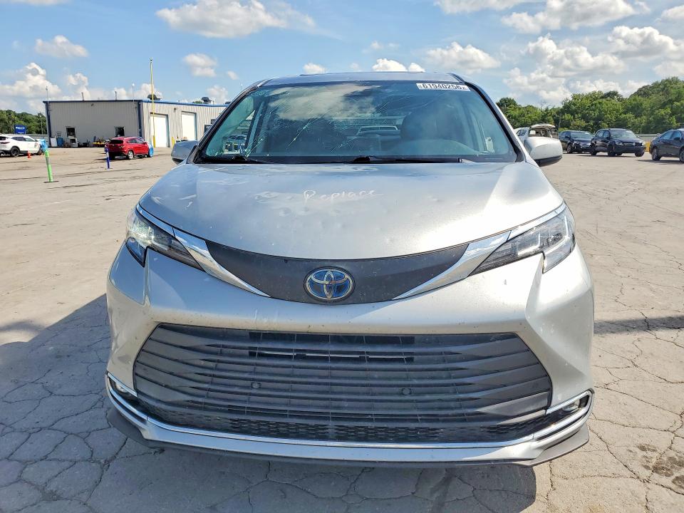Photo 5 from auction – 2021 TOYOTA SIENNA with VIN 5TDJRKEC7MS023643