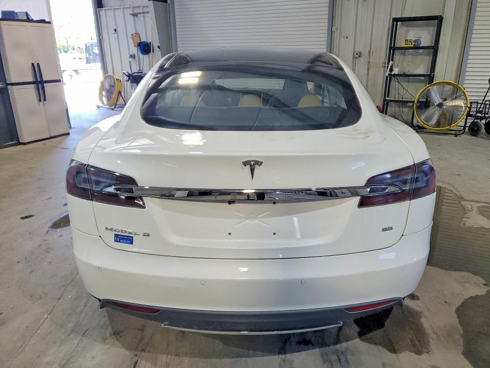Photo 6 from auction – 2014 TESLA MODEL S with VIN 5YJSA1H12EFP45883