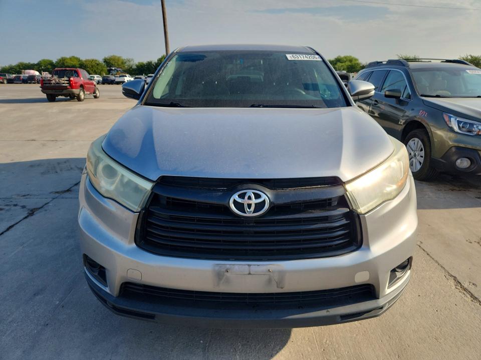 Photo 5 from auction – 2016 TOYOTA HIGHLANDER with VIN 5TDZARFH9GS023158