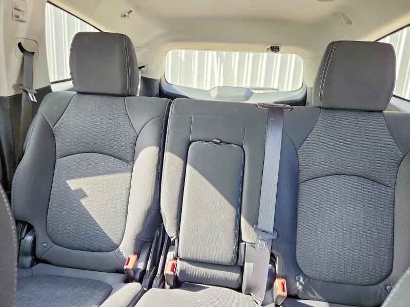 Photo 10 from auction – 2017 CHEVROLET TRAVERSE with VIN 1GNKVGKD7HJ144127