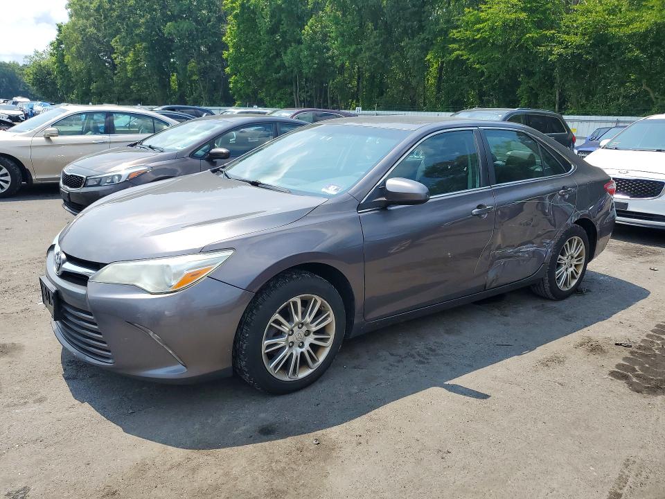TOYOTA CAMRY 2015 с VIN 4T4BF1FK4FR510165 - Снимка от търг