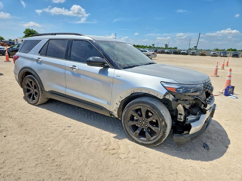 Photo 4 from auction – 2023 FORD EXPLORER with VIN 1FMSK7KH2PGA93065