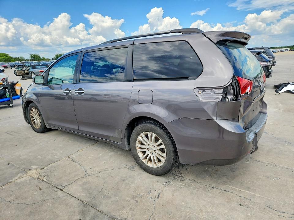 Photo 2 from auction – 2011 TOYOTA SIENNA with VIN 5TDYK3DC1BS092982