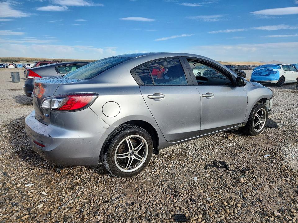 Photo 3 from auction – 2013 MAZDA 3 with VIN JM1BL1UP1D1779258