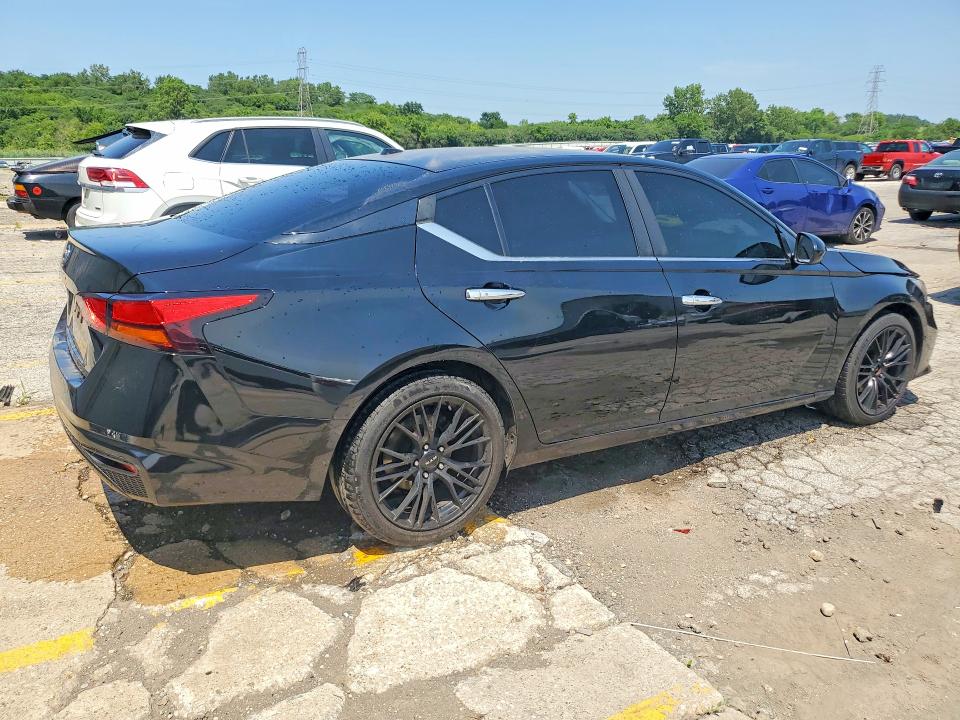Zdjęcie 3 z aukcji – 2020 NISSAN ALTIMA z VIN 1N4BL4BV4LC201697