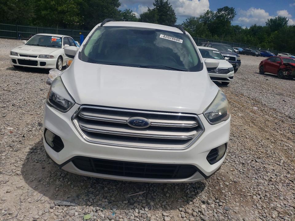 Foto 5 de la subasta – 2018 FORD ESCAPE con VIN 1FMCU9GD1JUC20378