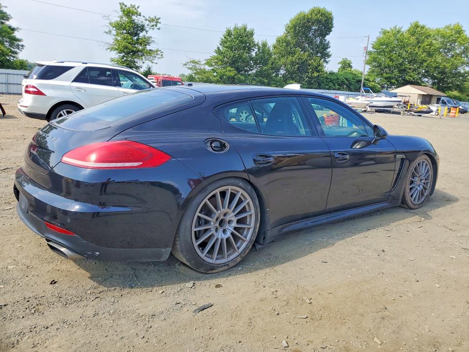 Photo 3 from auction – 2016 PORSCHE PANAMERA with VIN WP0AA2A79GL003920