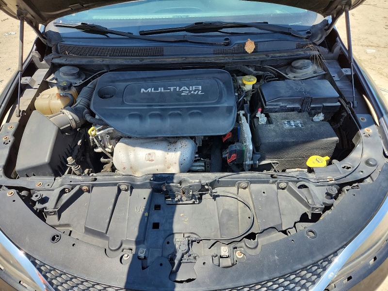 Photo 11 from auction – 2016 CHRYSLER 200 with VIN 1C3CCCAB4GN192000
