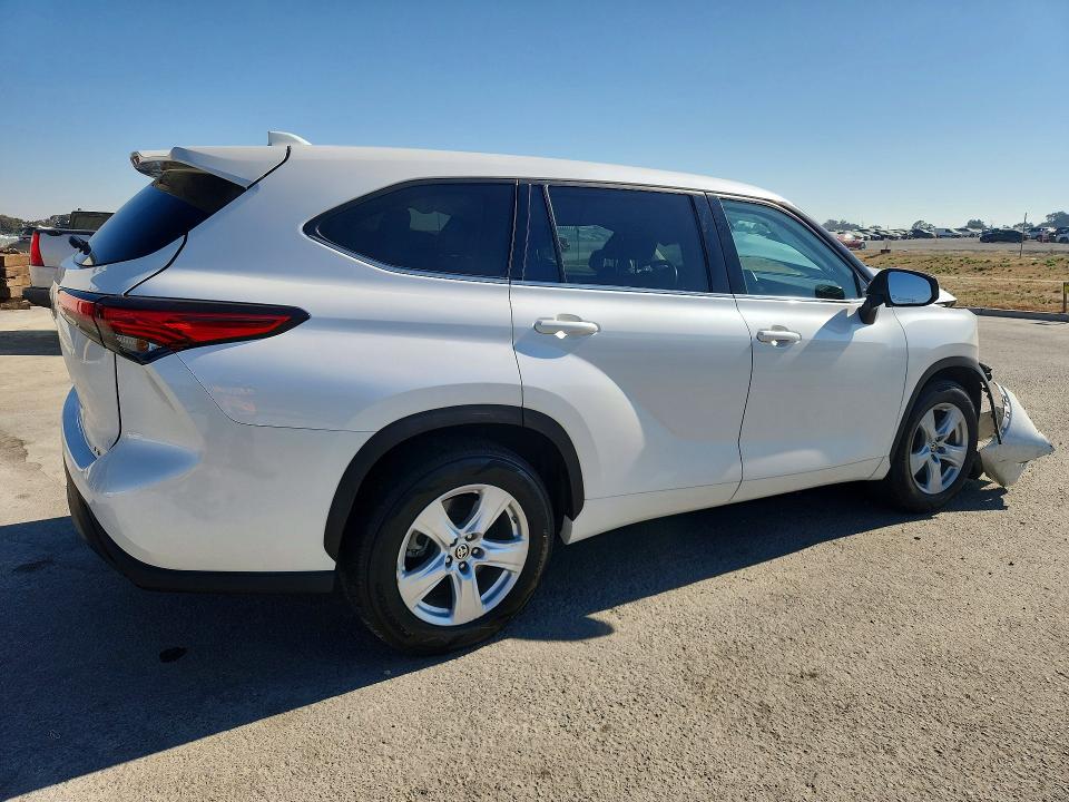 Photo 3 from auction – 2020 TOYOTA HIGHLANDER with VIN 5TDZZRAH0LS009076