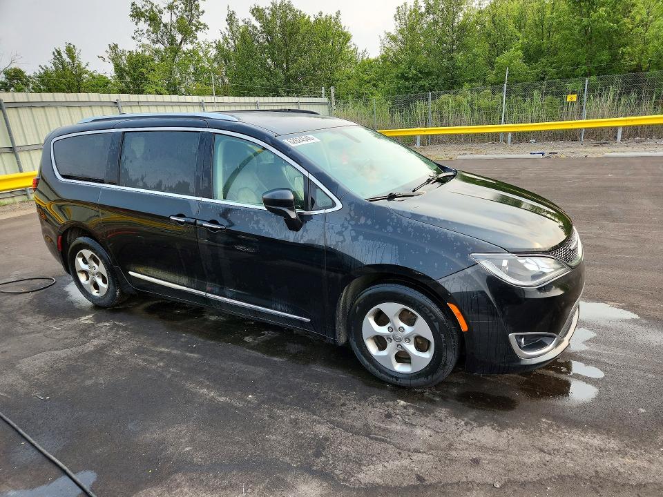 Photo 4 from auction – 2017 CHRYSLER PACIFICA with VIN 2C4RC1EG9HR510732