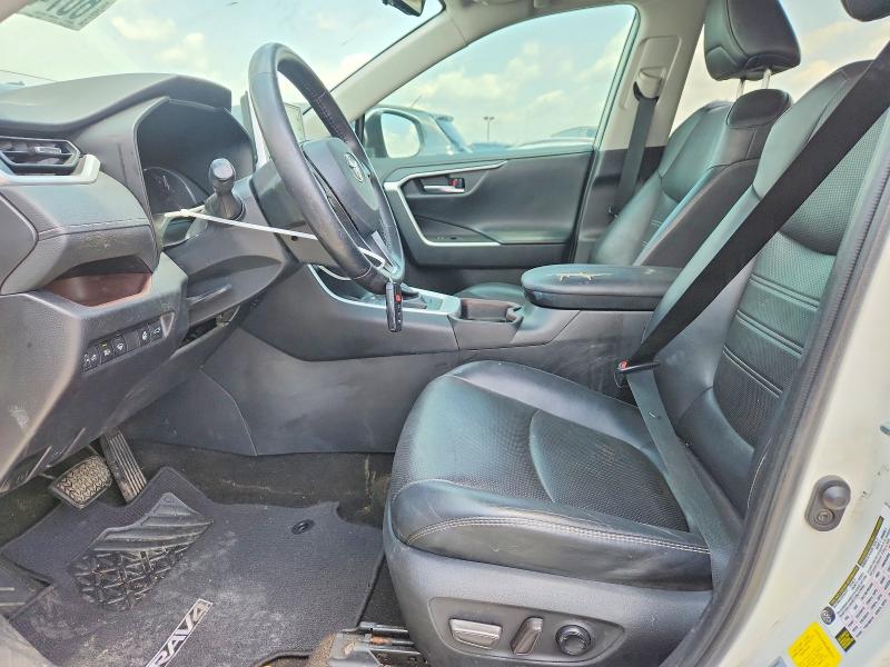 Photo 7 from auction – 2019 TOYOTA RAV4 with VIN 2T3Y1RFV1KC031104
