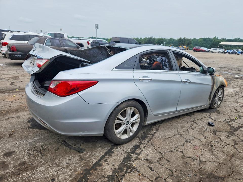 Photo 3 from auction – 2013 HYUNDAI SONATA with VIN 5NPEC4ACXDH672119