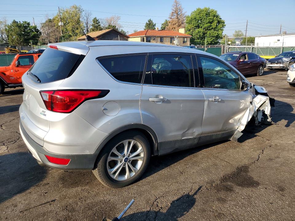 Photo 3 from auction – 2019 FORD ESCAPE with VIN 1FMCU9G96KUB83437