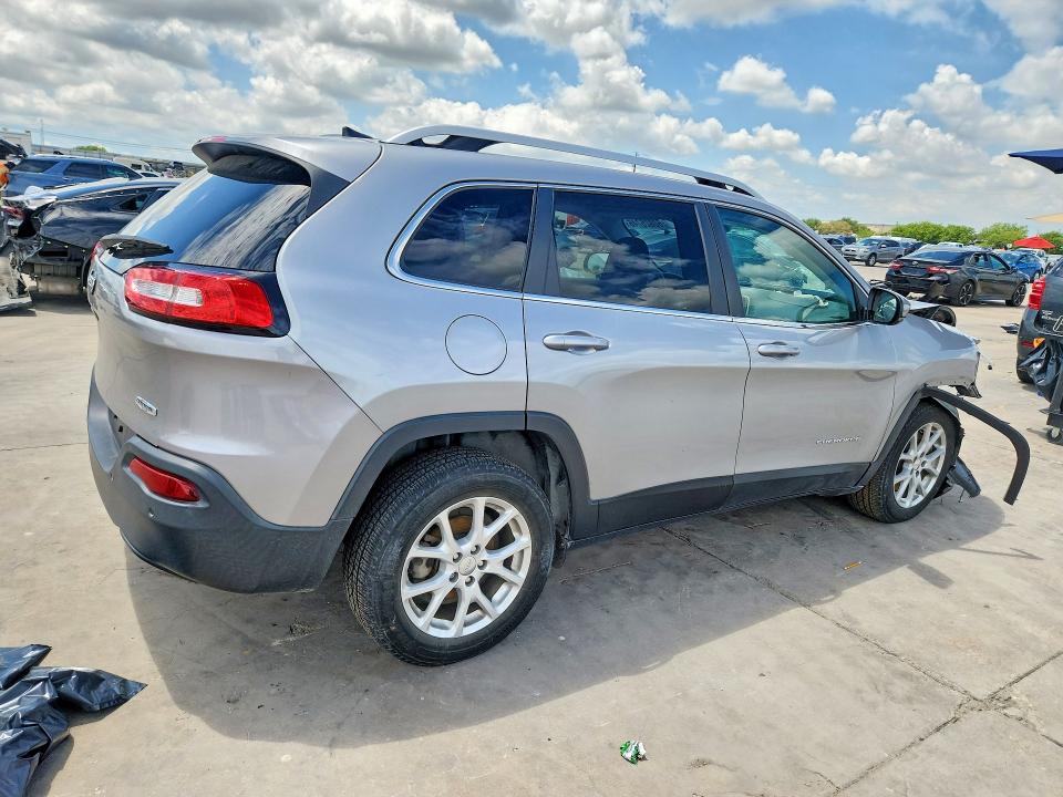 Photo 3 from auction – 2017 JEEP CHEROKEE with VIN 1C4PJLCB4HW593185