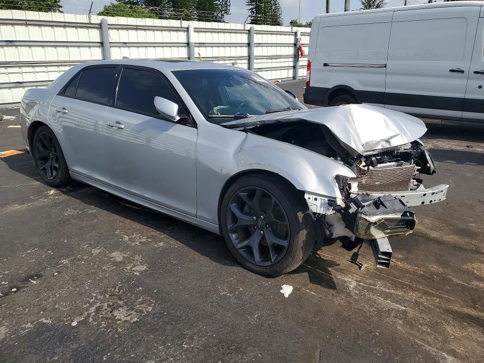 Photo 4 from auction – 2021 CHRYSLER 300 with VIN 2C3CCABTXMH507026