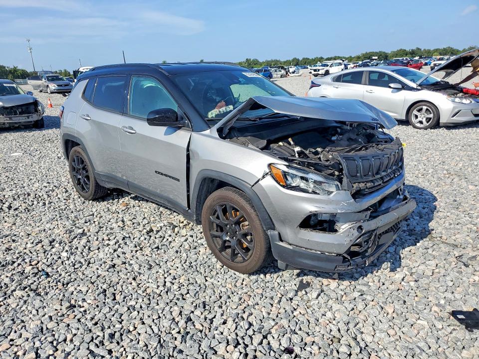 Photo 4 from auction – 2022 JEEP COMPASS with VIN 3C4NJCBB0NT199077