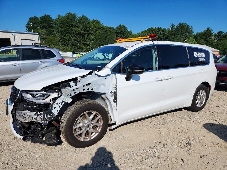 CHRYSLER PACIFICA 2024 with VIN 2C4RC1BG4RR155183 - Photo from auction