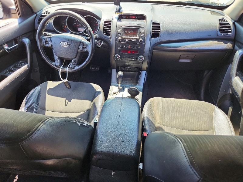 Photo 8 from auction – 2012 KIA SORENTO with VIN 5XYKU3A68CG307349