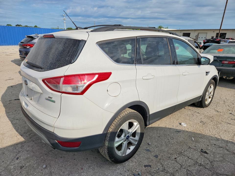 Photo 3 from auction – 2016 FORD ESCAPE with VIN 1FMCU0GX1GUB13457