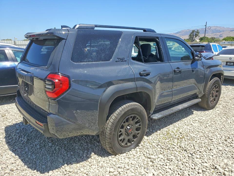Photo 3 from auction – 2026 TOYOTA 4RUNNER with VIN JTEVB5BRXT5044583