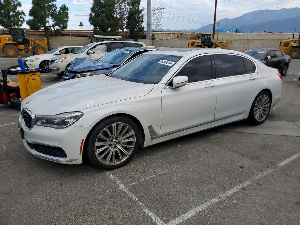 2016 BMW 750 - Търг №61810616