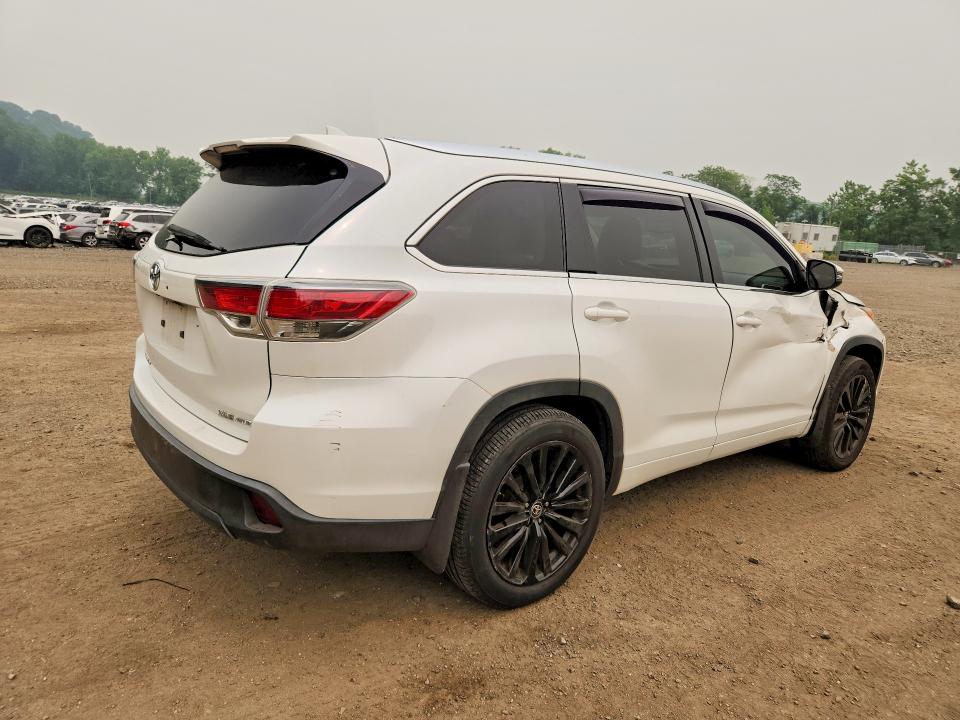 Photo 3 from auction – 2016 TOYOTA HIGHLANDER with VIN 5TDJKRFHXGS228532