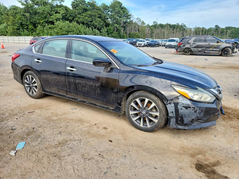 Foto 4 de la subasta – 2017 NISSAN ALTIMA con VIN 1N4AL3AP1HC155598
