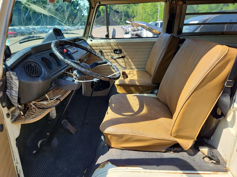 Photo 7 from auction – 1970 VOLKSWAGEN TRANSORTER with VIN 2312012756