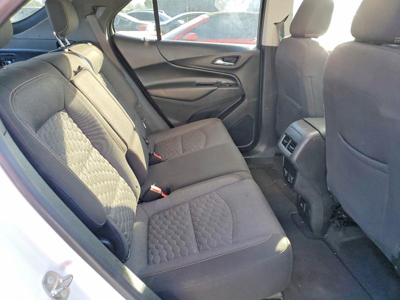 Photo 11 from auction – 2018 CHEVROLET EQUINOX with VIN 2GNAXKEX1J6315410