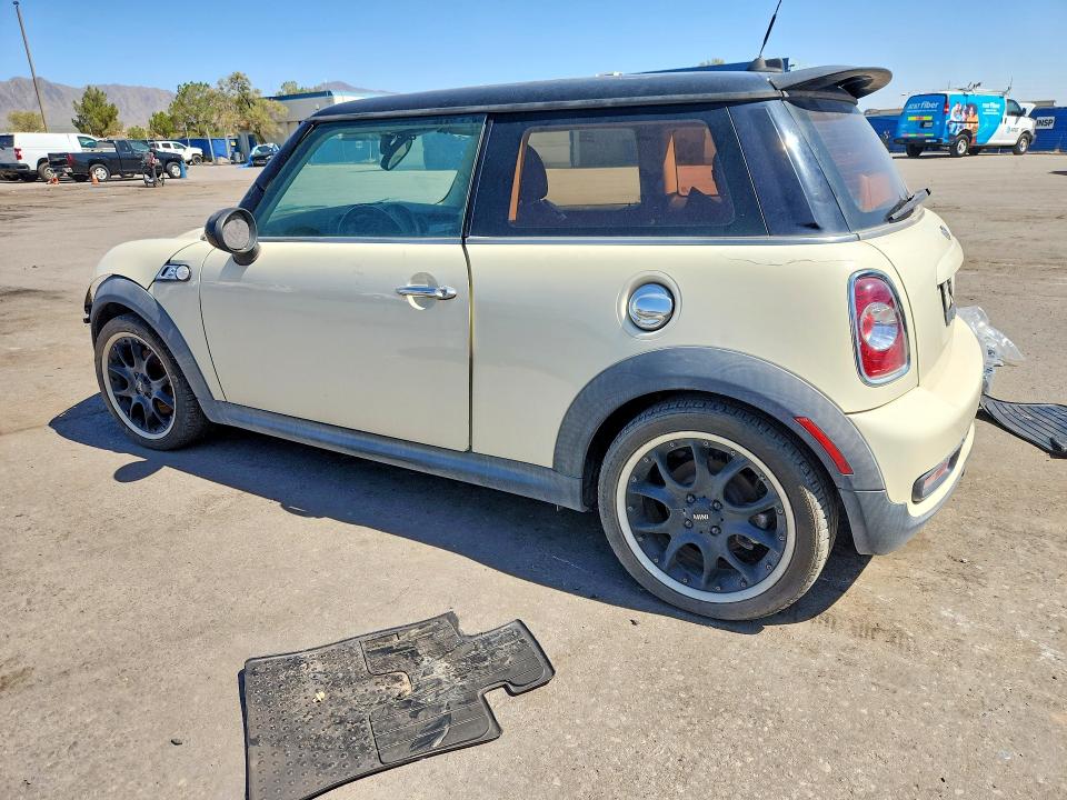 Photo 2 from auction – 2011 MINI COOPER with VIN WMWSV3C5XBTY12441