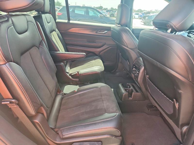 Photo 11 from auction – 2023 JEEP GRAND CHEROKEE with VIN 1C4RJKAG0P8842070