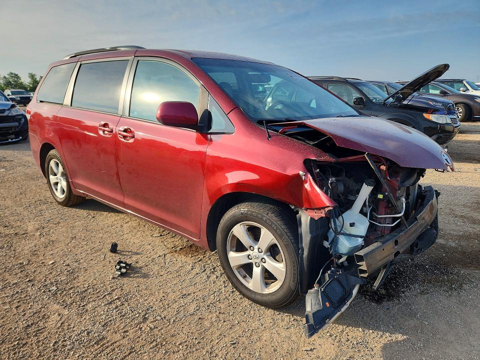 Photo 4 from auction – 2011 TOYOTA SIENNA with VIN 5TDKK3DC9BS155865