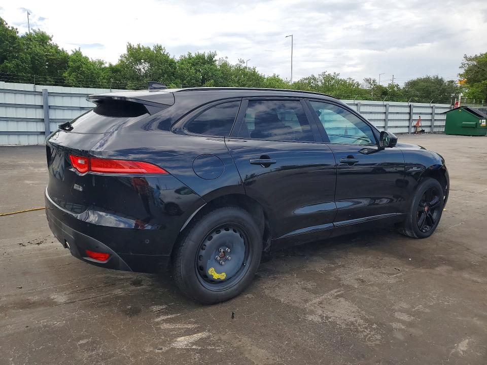 Photo 3 from auction – 2018 JAGUAR F-PACE with VIN SADCL2EV7JA243048