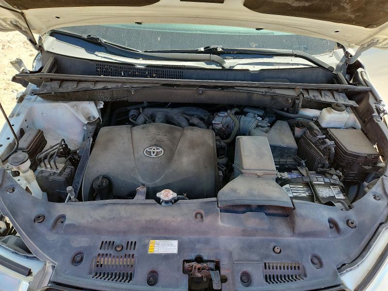 Photo 12 from auction – 2019 TOYOTA HIGHLANDER with VIN 5TDKZRFH2KS369457