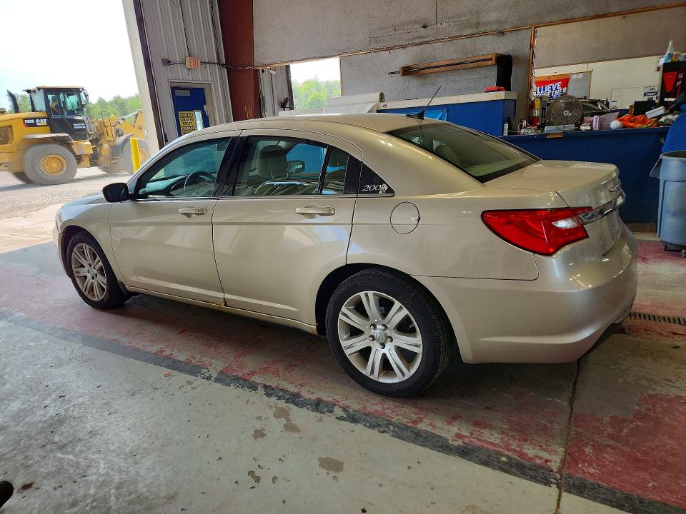 Photo 2 from auction – 2013 CHRYSLER 200 with VIN 1C3CCBBB9DN615092
