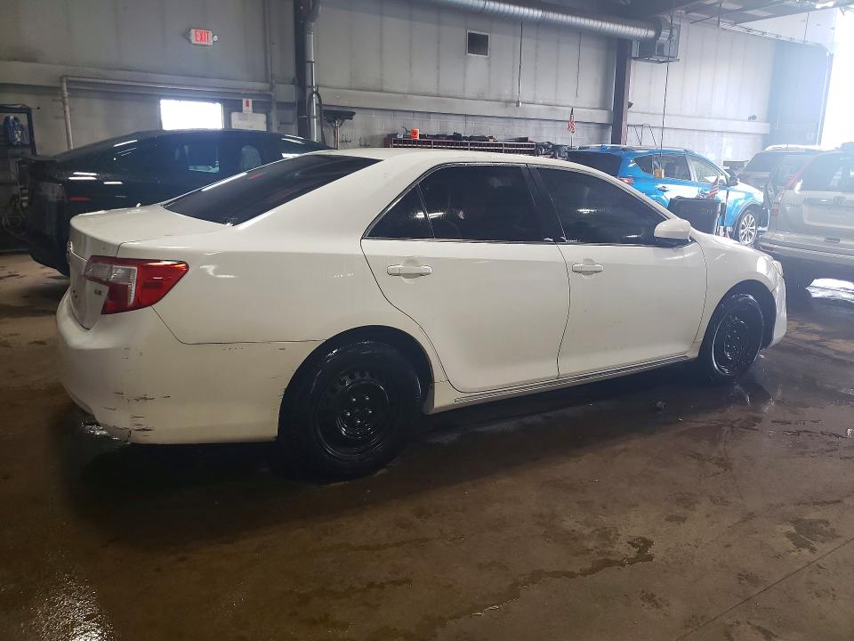 Photo 3 from auction – 2013 TOYOTA CAMRY with VIN 4T1BF1FK2DU656622