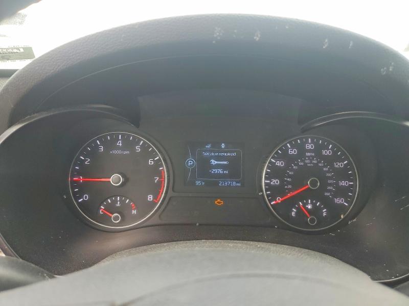 Фото 9 с аукциона – 2017 KIA OPTIMA с VIN 5XXGU4L38HG137973