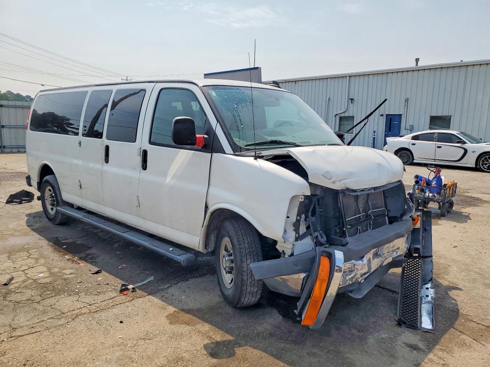 Photo 4 from auction – 2016 CHEVROLET EXPRESS G3500 with VIN 1GAZGPFG3G1187764