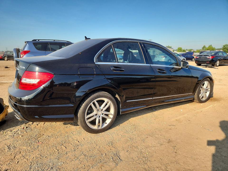 Photo 3 from auction – 2013 MERCEDES-BENZ C with VIN WDDGF8AB7DR283645