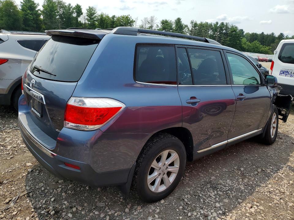 Photo 3 from auction – 2012 TOYOTA HIGHLANDER with VIN 5TDBK3EH1CS131166