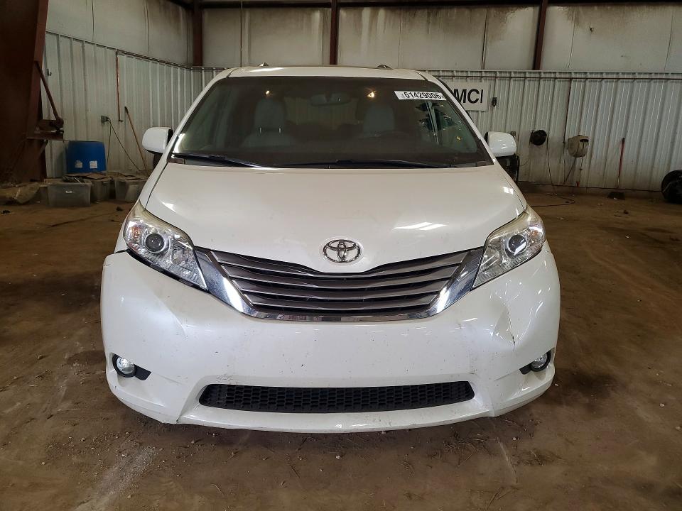 Photo 5 from auction – 2016 TOYOTA SIENNA with VIN 5TDYK3DC9GS702683