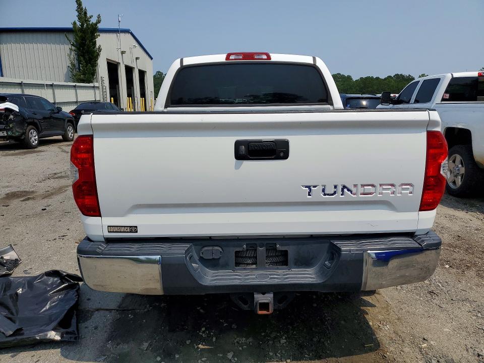 Photo 6 from auction – 2018 TOYOTA TUNDRA with VIN 5TFFY5F13JX229815