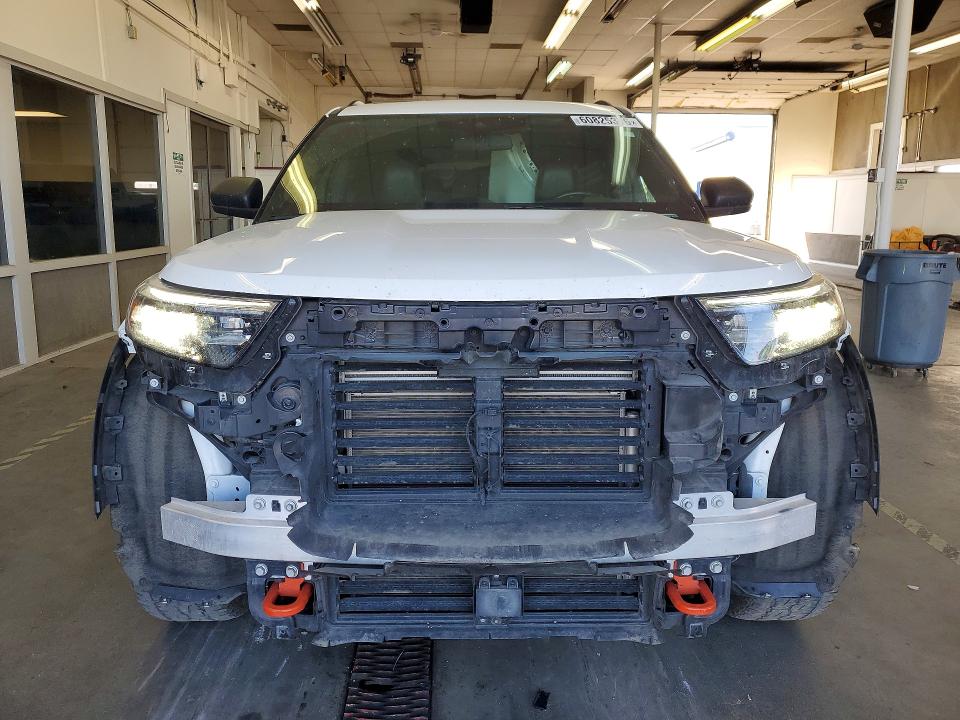 Photo 5 from auction – 2023 FORD EXPLORER with VIN 1FMSK8JH5PGA28539