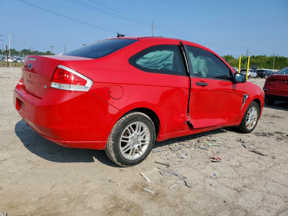 Photo 3 from auction – 2008 FORD FOCUS with VIN 1FAHP33NX8W137615