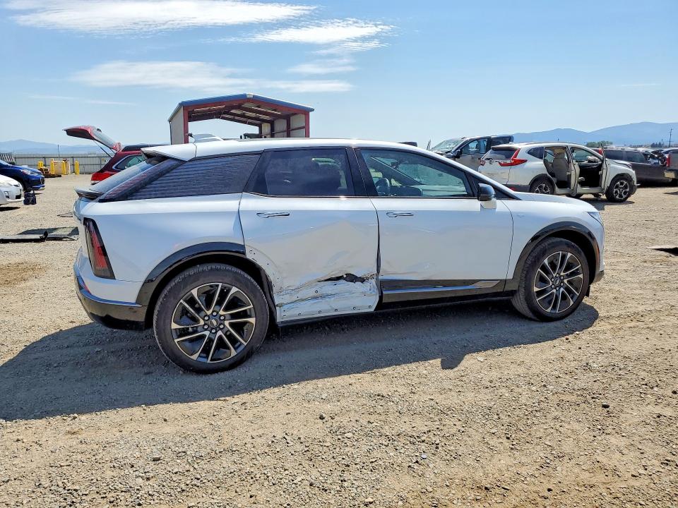 Снимка 3 от търг – 2026 CADILLAC OPTIQ с VIN 3GYK3EM40TS169646