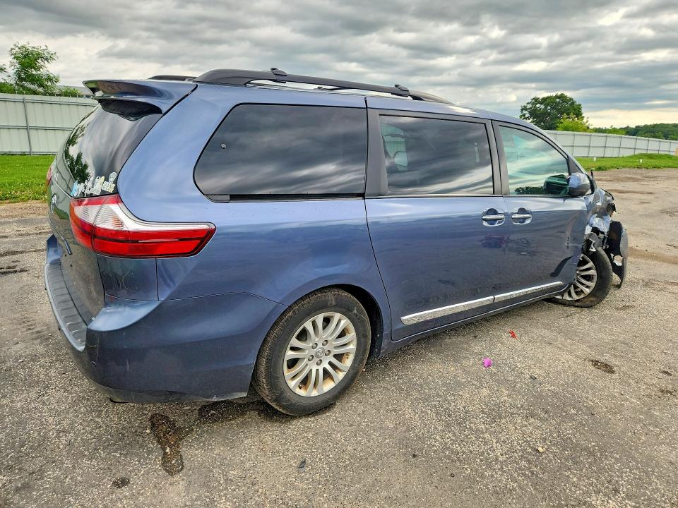 Photo 3 from auction – 2017 TOYOTA SIENNA with VIN 5TDYZ3DC8HS882414
