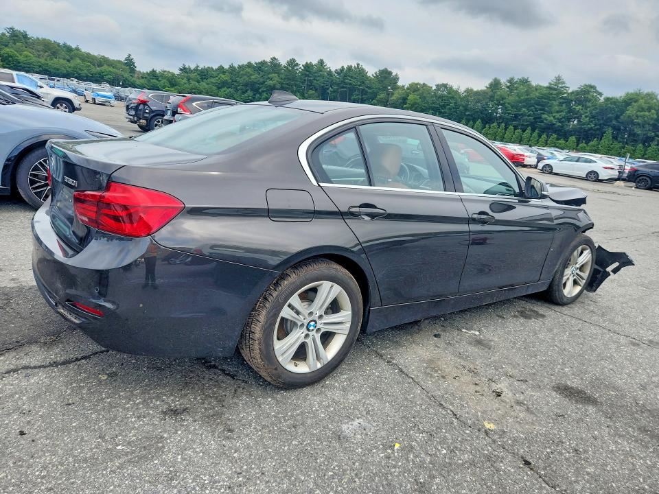 Photo 3 from auction – 2017 BMW 330 with VIN WBA8D9C38HA011526